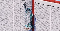 Statue of Liberty — Minecraft Build by TheBibleOfBuilding (1)