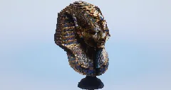 Toutan Khamon bust — Minecraft Build by LeonisBuilds (2)