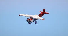 White-red plane — Minecraft Build by LeonisBuilds (1)