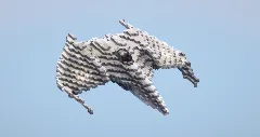 Futuristic Starship — Minecraft Build by LeonisBuilds (2)